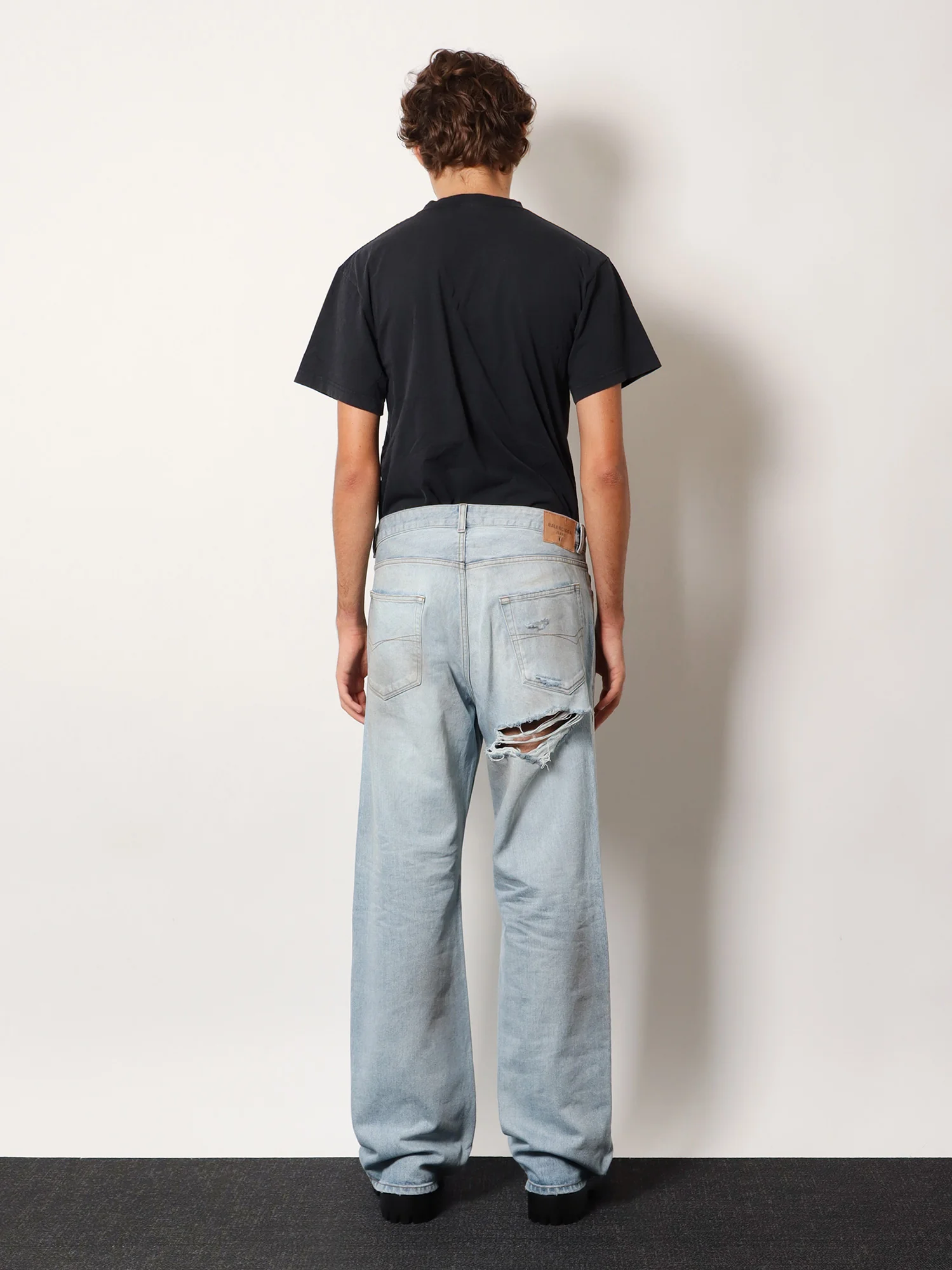 Distressed Jeans - Image 3